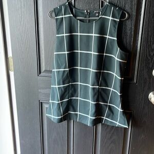 Ann Taylor green/white blocked sleeveless top, zip at top of back, size 12
